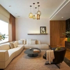 Appartement Utilisation contemporaine de détails de bois et de couleur en verre