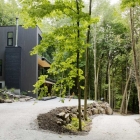 Maison Chalet moderne de rêve au bord du lac au Québec ’ s boisées paysage 