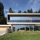 Maison Maison contemporaine, en Autriche, exhalant la Transparence avec sidérants de vue sur les montagnes