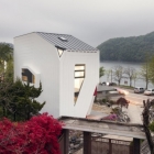 Maison Maison ludique et hallucinante avec un sentiment de profondeur verticale en Corée du Sud