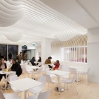 Maison Explorant les Variations de l'espace : boulangerie à Porto par Paulo Merlini Architecture