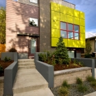Maison Impressionnante maison écologique à Denver, Colorado, mettant en vedette des formes architecturales fortes