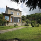 Maison Maison ensoleillée située au-dessus du niveau du sol dans la région de Bohême de Saint Marcel, France