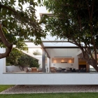 Maison Suspension Design Architectural, reliant les espaces intérieur/extérieur