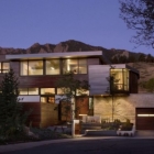 Maison Seuil entre la ville et le parc de la montagne : synclinal House dans le Colorado