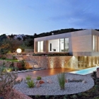 Maison Maison moderne d'Olive en Croatie doté d'un impressionnant jardin de Méditerranée