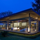 Maison Idées de Design moderne surprenant présentées par Loft Bauhaus au Brésil