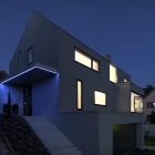 Maison Maison de rêve allemand, mettant l'accent sur l'utilisation de la lumière naturelle