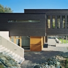 Maison Page d'accueil qui ressemble à un bateau en bois en Norvège : Villa Storingavika