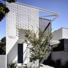 Maison Perforé brique entrée écran définition Fairbairn Road House en Australie