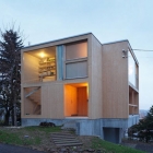 Maison Maison Maruyama Hillside bois et béton au Japon