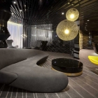 Maison Design moderne Banque à expérimenter avec la couleur et la géométrie en Pologne