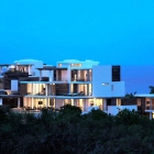 Maison Profitant d'un emplacement à couper le souffle : Ani South Beach Villa