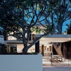 Maison Extension de maison moderne à Sydney avec créativité préservant une arborescence existante