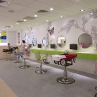 Maison Salon de cheveux colorés, inspirés par la Nature pour les enfants à New York