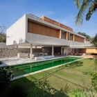 Maison Maison moderne au Brésil affichant des détails d'Architecture Unique : maison 6