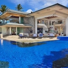 Maison Opulent immobilier en bord de mer avec des décors somptueux : joyau de Maui
