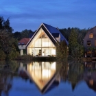 Maison Une magnifique résidence : Maison dans une église par Ruud Visser Architects