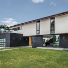 Maison Géométrie simple révélant un régime intérieur complexe : Teh House à Seattle