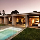 Maison Lumineux retraite australienne mettant en vedette belle texture des matériaux