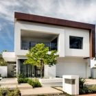 Maison Envoûtante luxe maison en Australie affichant une Architecture volumétrique