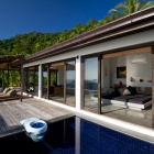 Maison Design Tropical moderne mélangé avec des éléments traditionnels thaïlandais : Casas del Sol