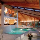 Maison Deux piscines généreux et des détails de conception inspirante : Lookout House