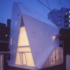 Maison Architecture surprenante avec des Perspectives angulaires dynamiques à Tokyo