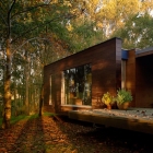 Maison Lévitation moderne maison au fond de la forêt