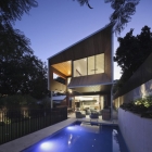 Maison Architecture moderne dynamique : Imposant Wilden rue maison en Australie
