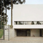 Maison Belle Villa blanche au Brésil par Una Arquitetos