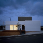 Maison Maison J par unité d'isolement & Yosuke Ichii architecte
