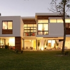 Maison Gutierrez de la Casa en El Salvador par P & P architectes