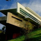 Maison Casa Nova Lima : Insolite résidence nichée dans un tapis de verdure
