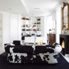 Maison Noir et blanc : intégré de style classique au design contemporain