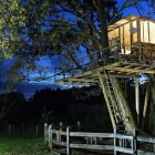 Maison Baumhauser : Amazing Treehouses préfabriquée par Baumraum