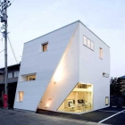 Maison Bâtiment blanc intéressant : Shiro de 1980/Takuya Hosokai + Hiromasa Mori