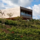 Maison Volumétrique maison de vacances au Brésil par Bernardes + Jacobsen Arquitetura
