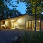 Maison Un fin mélange de traditionnel et moderne : cabine furtif par l'architecte Superkül Inc