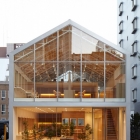 Maison Pignon coiffure en forme de toit au Japon par Ryo Matsui Architects Inc