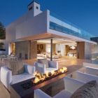 Maison Famille Beach House avec une Silhouette frappante en Californie : résidence Rockledge