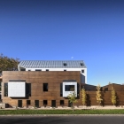 Maison Maison de trois étages contemporain présentant des caractéristiques de conception créative à Denver