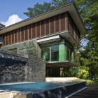 Maison Inspiration zen résidence à Singapour par une végétation luxuriante