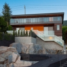 Maison Maison moderne au Canada avec des vues étendues du Pacifique par Mehran Mansouri