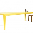 Meuble Le coup de l'énergie : Dynamique et minime jaune Table par Reinier de Jong