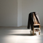 Meuble Chaise retour utilisés comme “ serviteur muet ” par Antik Kombo