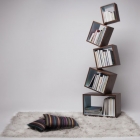 Meuble Une bibliothèque Defying Gravity : Équilibre par Malagana Design
