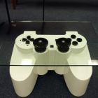 Meuble Table basse inspirée par un contrôleur de la PlayStation
