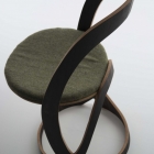 Meuble Avec son caractère ludique et Modern : Pi chaise par Christoph Steiger