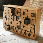 Meuble Alphabet tiroirs par « Kent et à Londres »